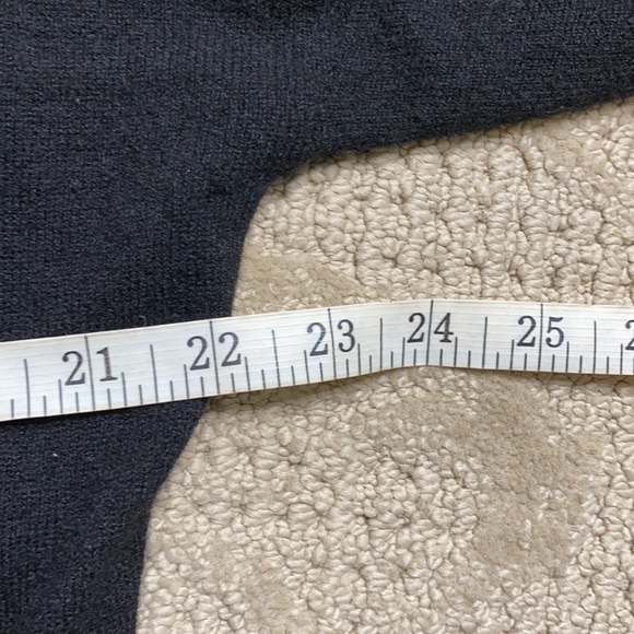 Vince cashmere black pullover sweater w open weave back size small - Picture 9 of 12